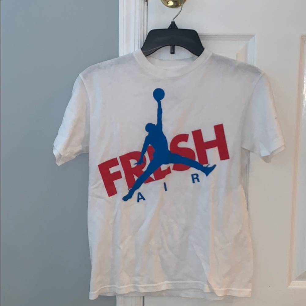 Jordan Graphic Tee “Fresh Air” Youth Medium